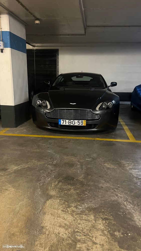 Aston Martin Vantage Coupe V8 - 8