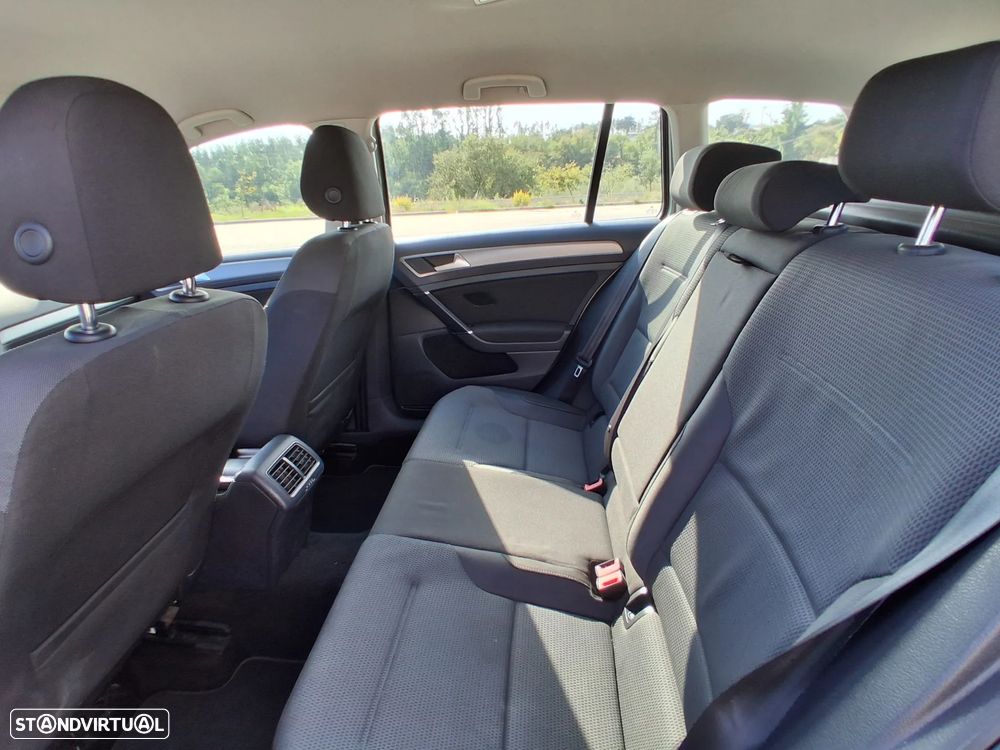 VW Golf Variant 1.6 TDi Confortline - 12