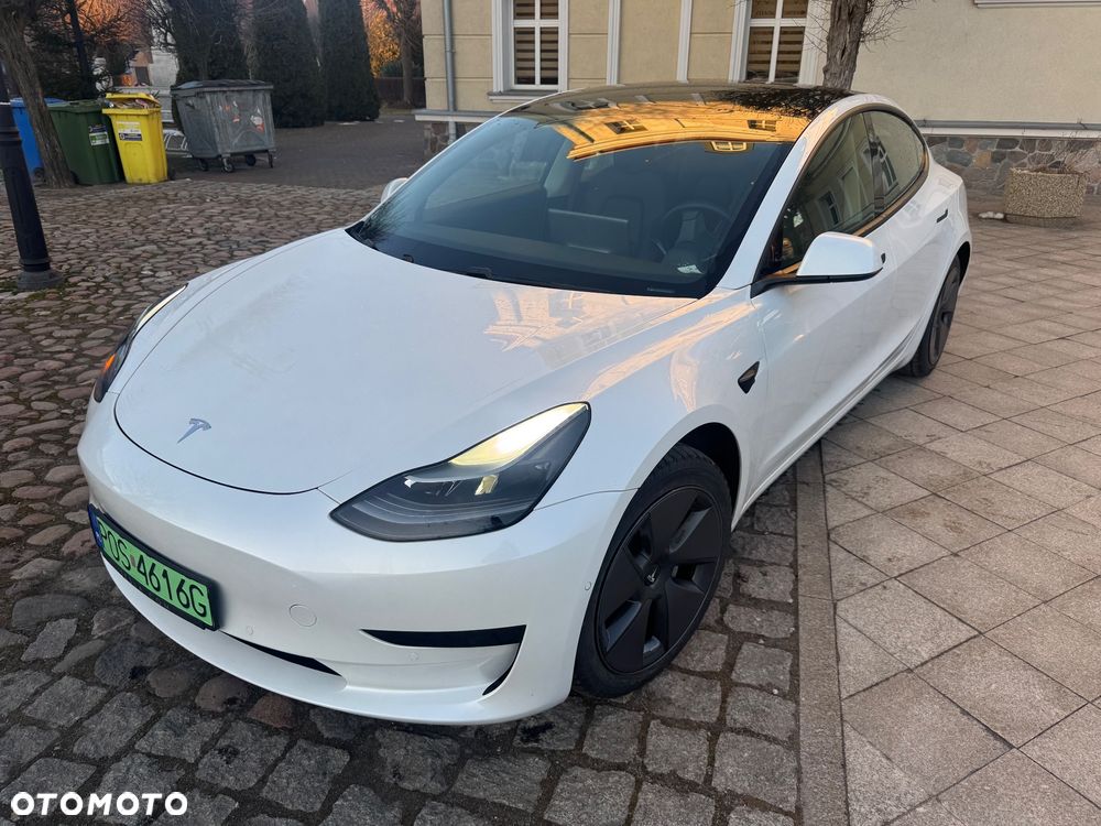 Tesla Model 3 Standard Range Plus - 4