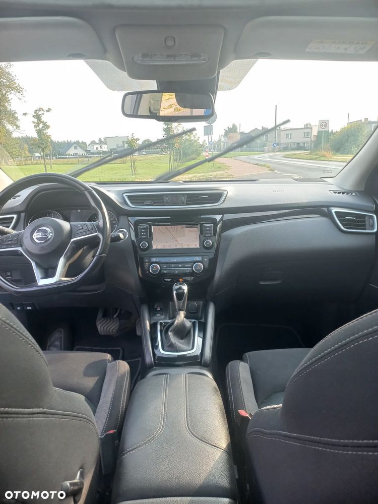 Nissan Qashqai 1.5 dCi DCT TEKNA - 24