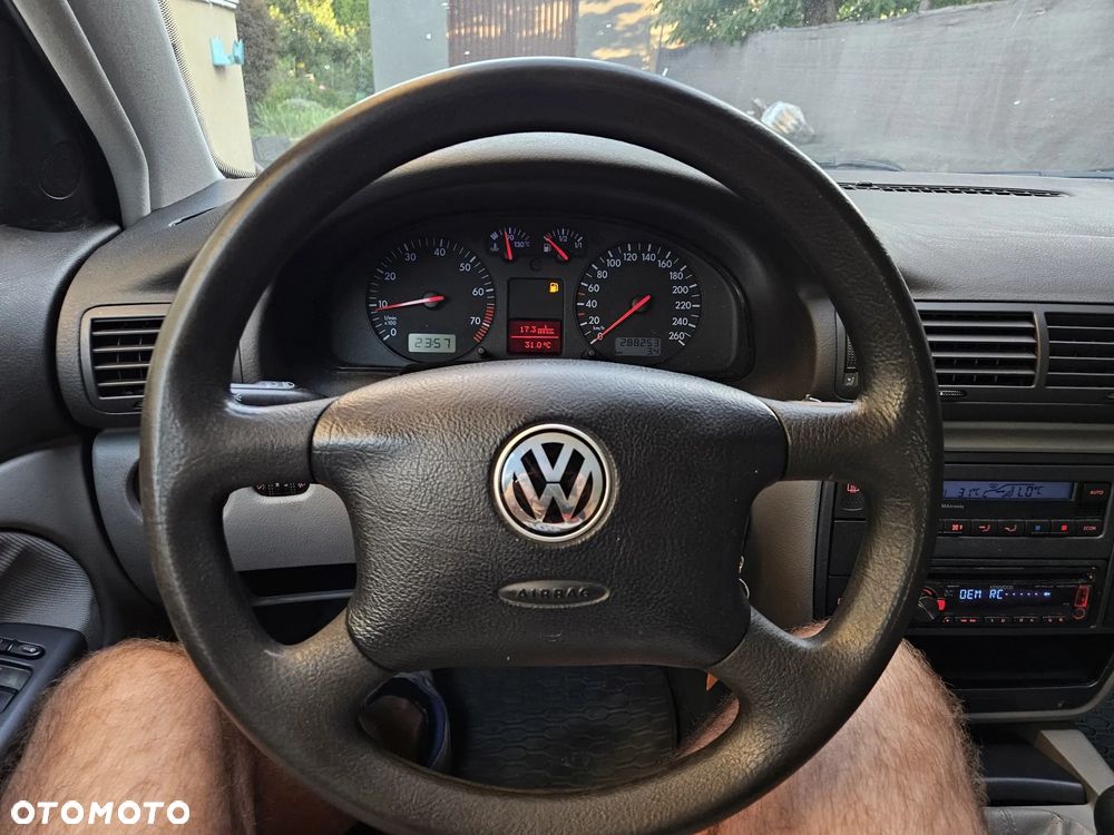Volkswagen Passat 1.8 Highline - 8