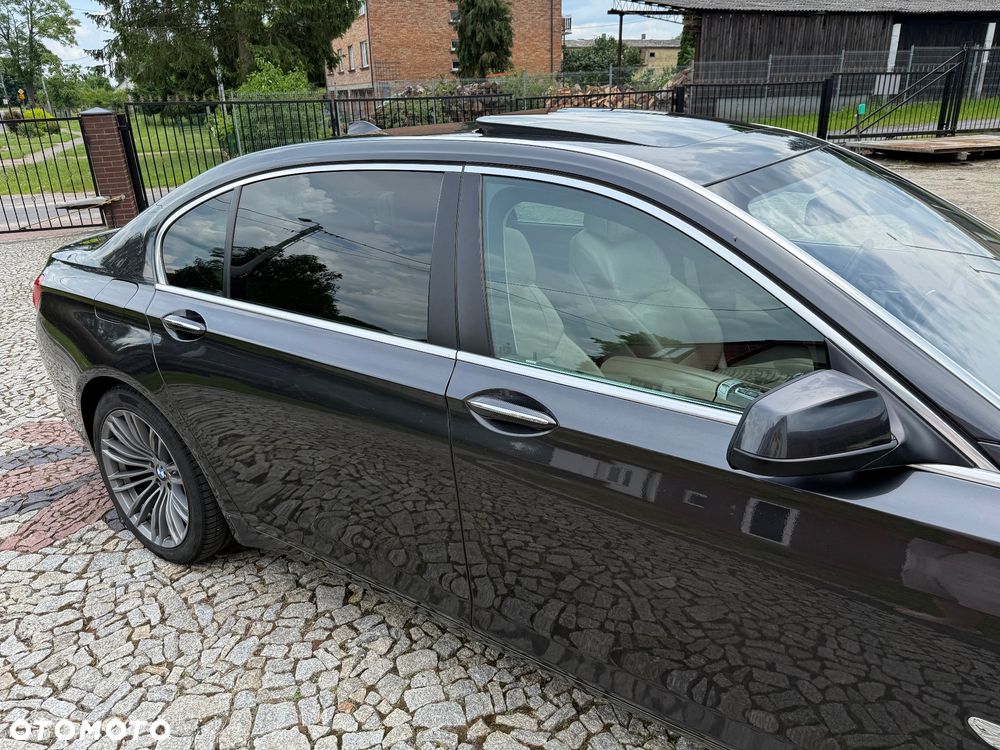 BMW Seria 7 750i xDrive - 3