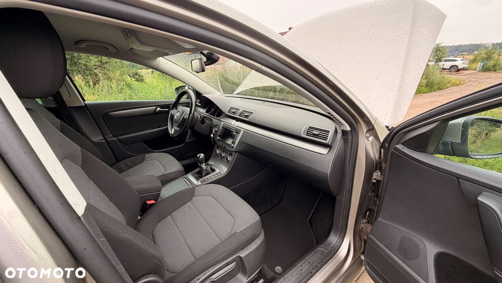 Volkswagen Passat 2.0 TDI BlueMotion Technology Highline - 18