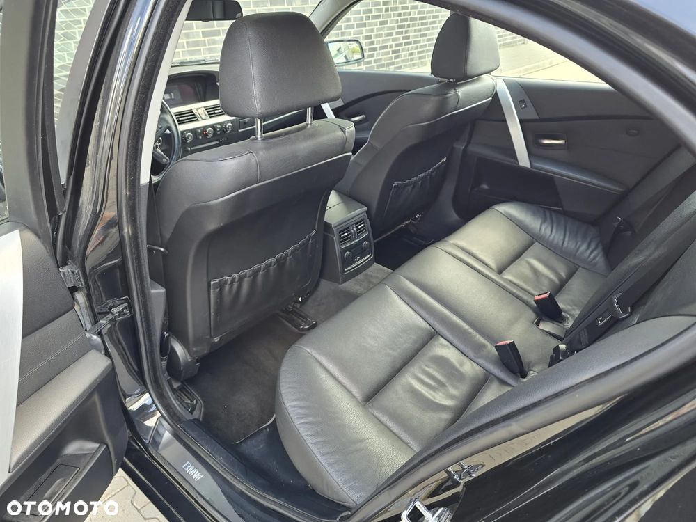 BMW Seria 5 525i - 26