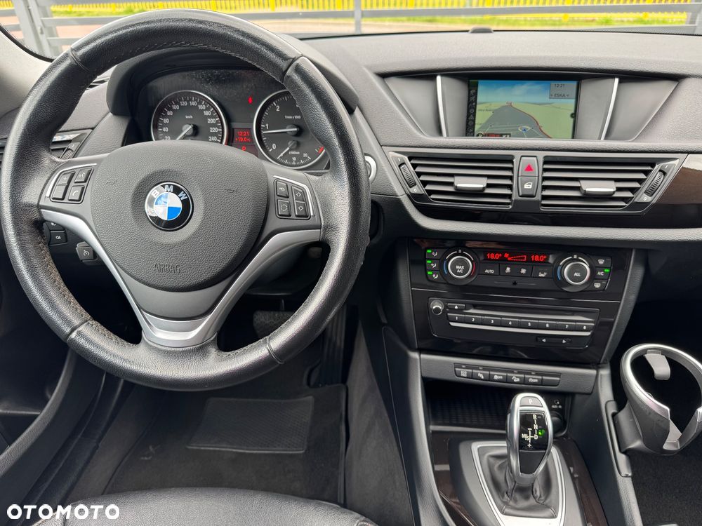 BMW X1 xDrive18d xLine - 12