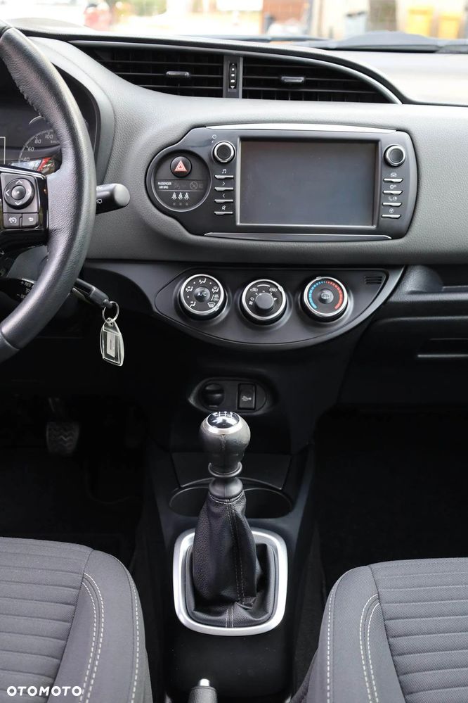 Toyota Yaris 1.5 Premium - 14