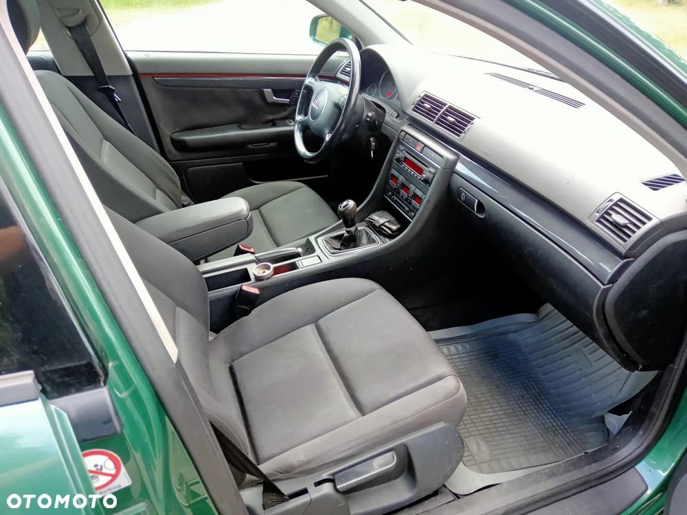 Audi A4 Limousine - 10