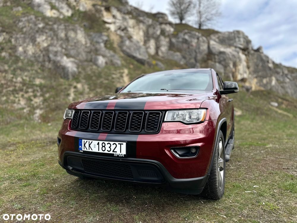 Jeep Grand Cherokee - 28