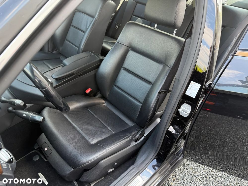 Mercedes-Benz Klasa E 220 CDI BlueEff - 12