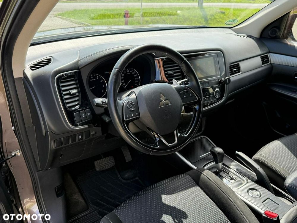 Mitsubishi Outlander 2.0 Intense Comfort 4WD CVT - 13