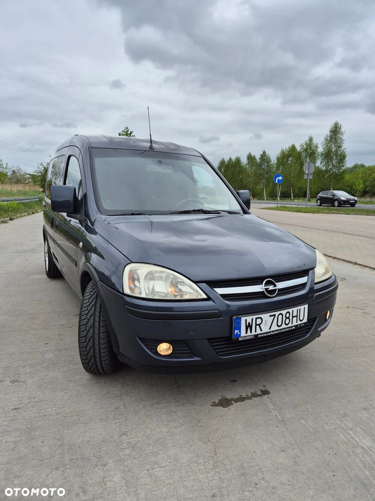 Opel Combo Tour - 1