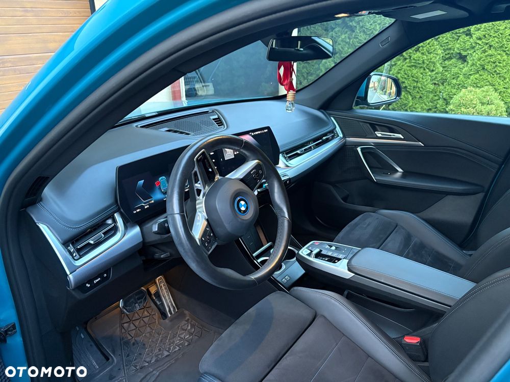 BMW iX1 - 9