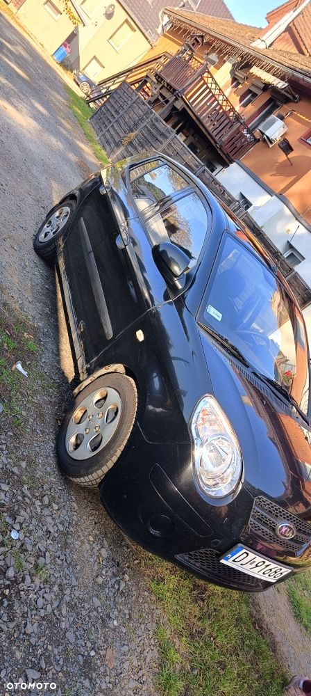 Kia Picanto - 1