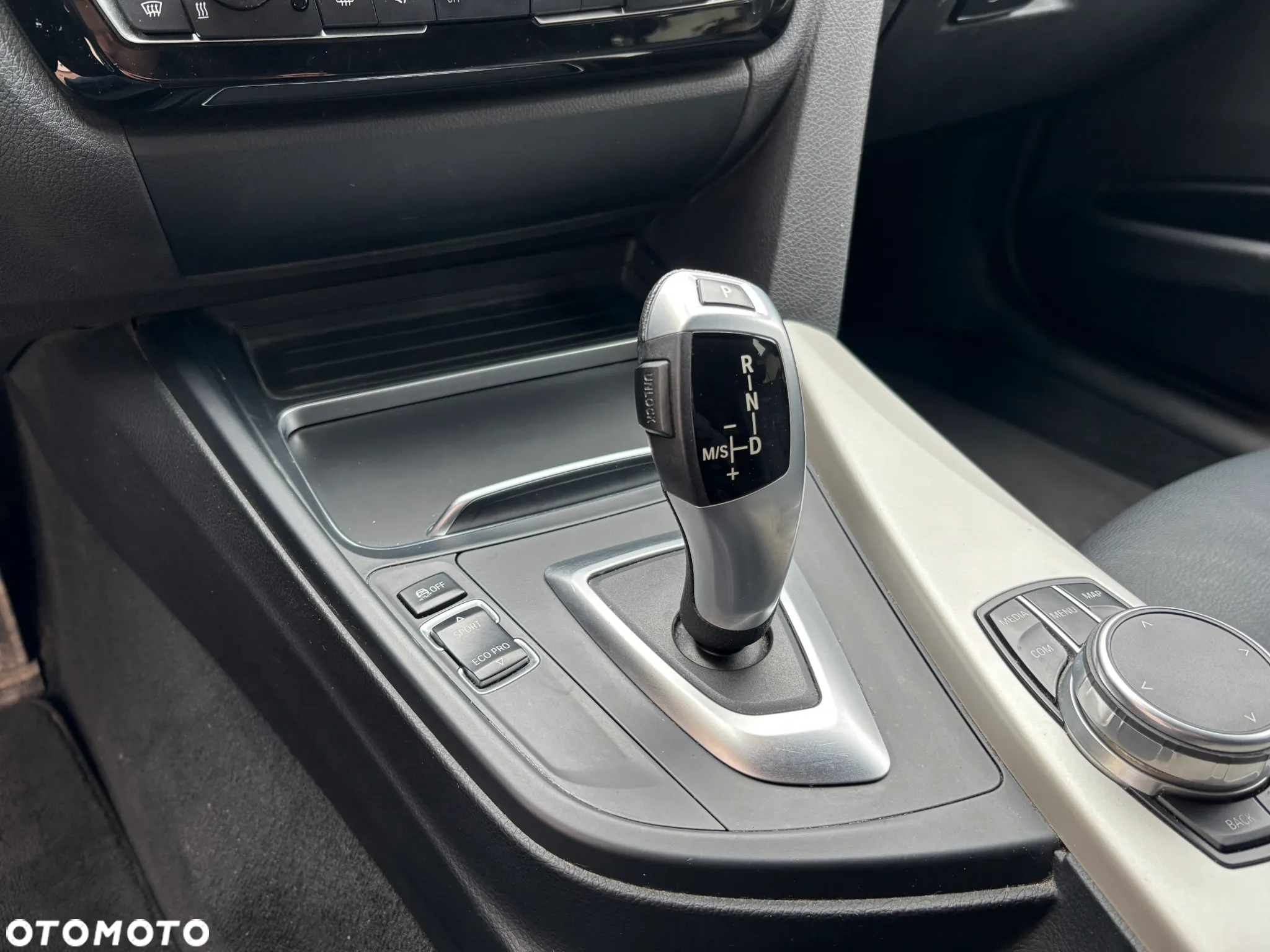 BMW Seria 3 320d Efficient Dynamics - 12