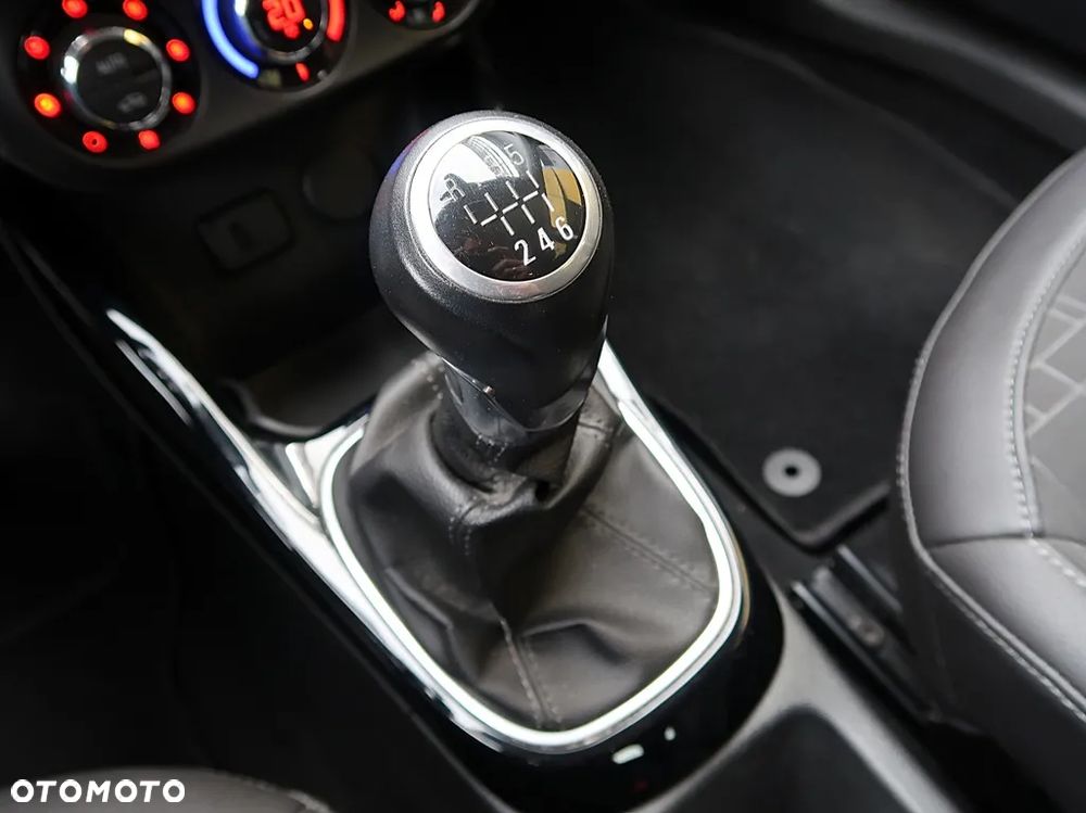 Opel Corsa 1.4 T Cosmo S&S - 19