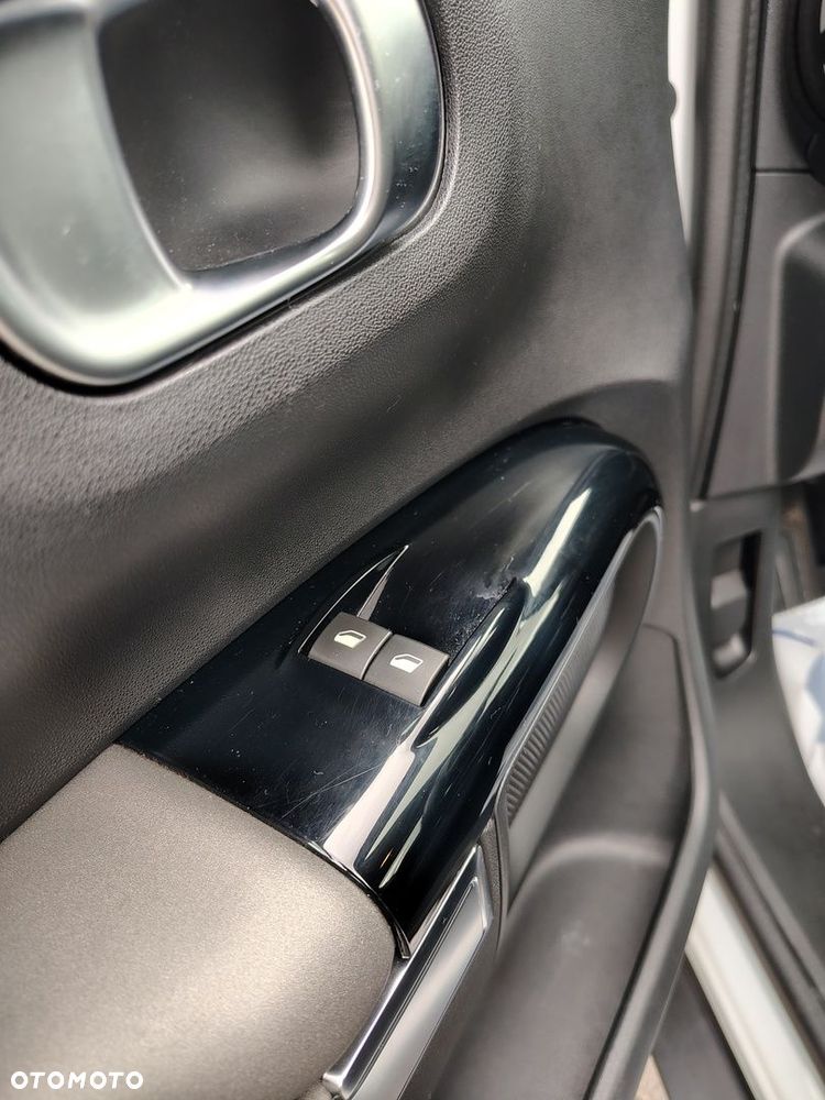 Citroën C4 Cactus 1.2 PureTech Shine S&S EAT6 - 13