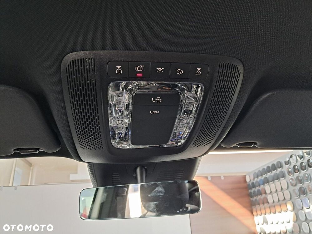 Mercedes-Benz GLA - 28