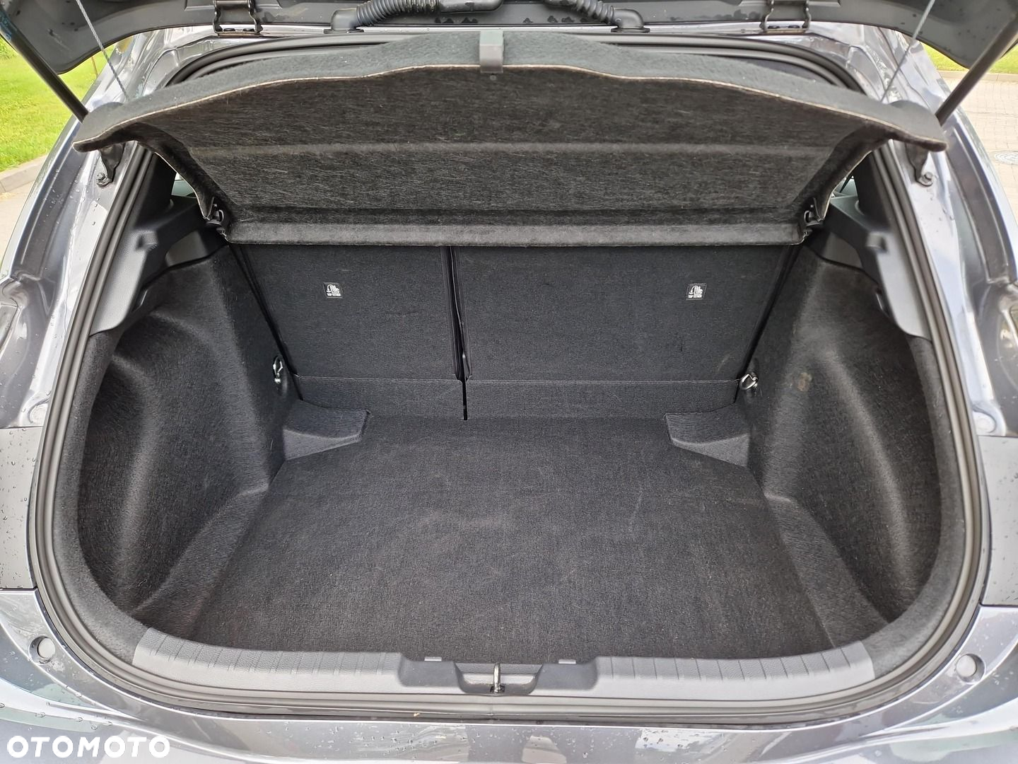 Toyota Corolla 1.8 Hybrid Comfort - 13