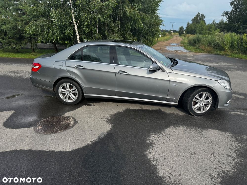 Mercedes-Benz Klasa E 350 CDI DPF 4Matic BlueEFFICIENCY 7G-TRONIC Avantgarde - 3