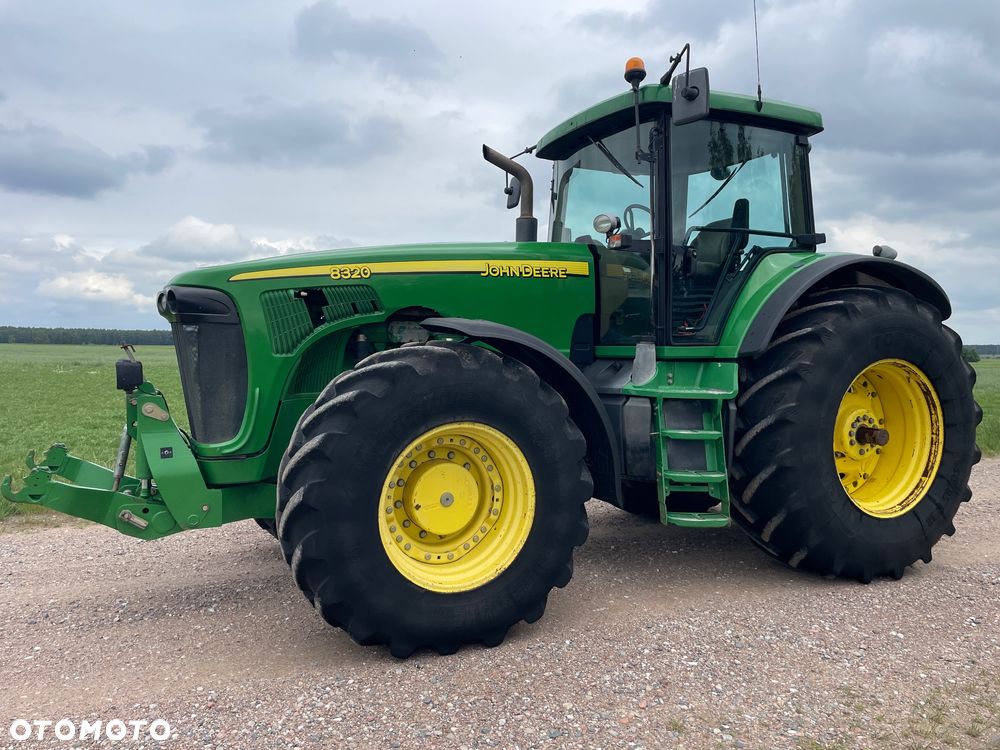 John Deere 8320 - 1