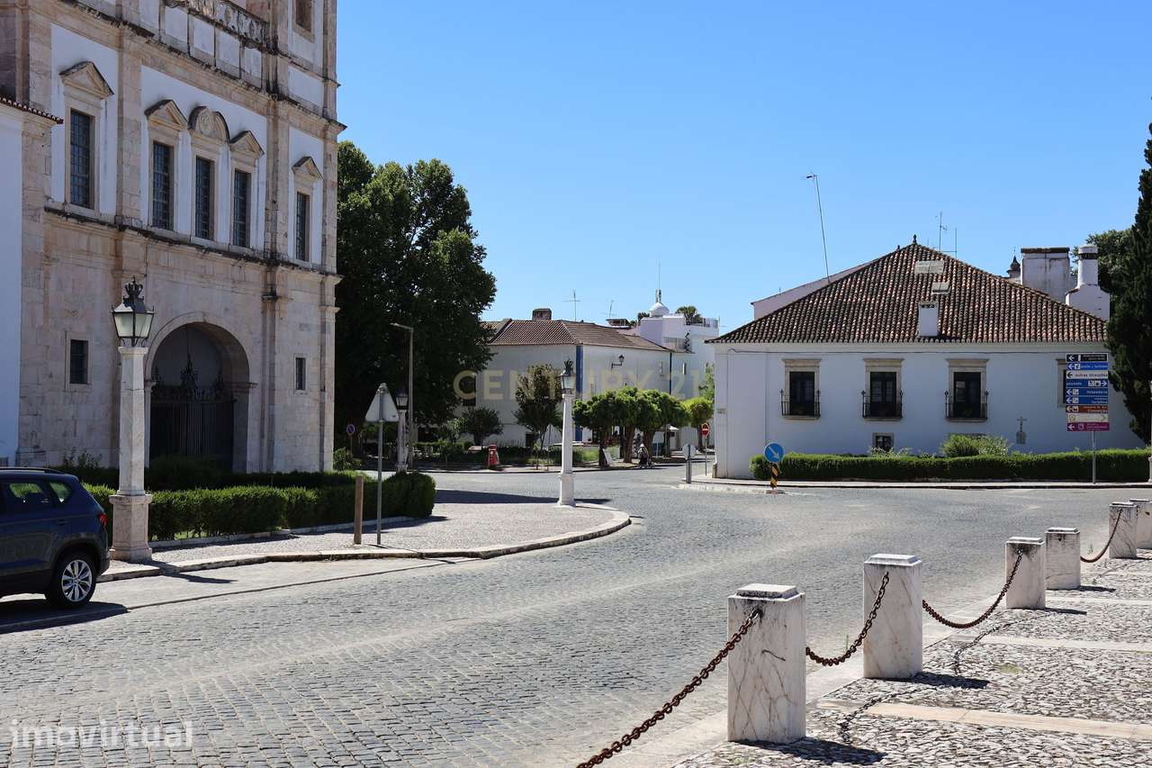 Oportunidade Única de Investimento no Coração de Vila Viçosa - Grande imagem: 3/60