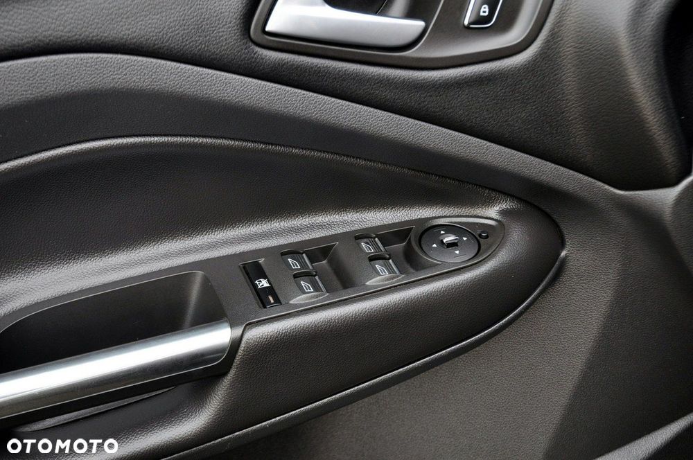Ford Kuga - 37