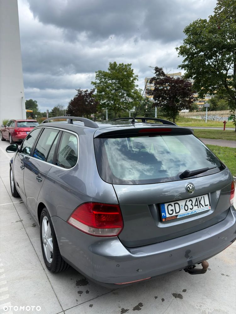 Volkswagen Golf 2.0 TDI Comfortline DSG - 5