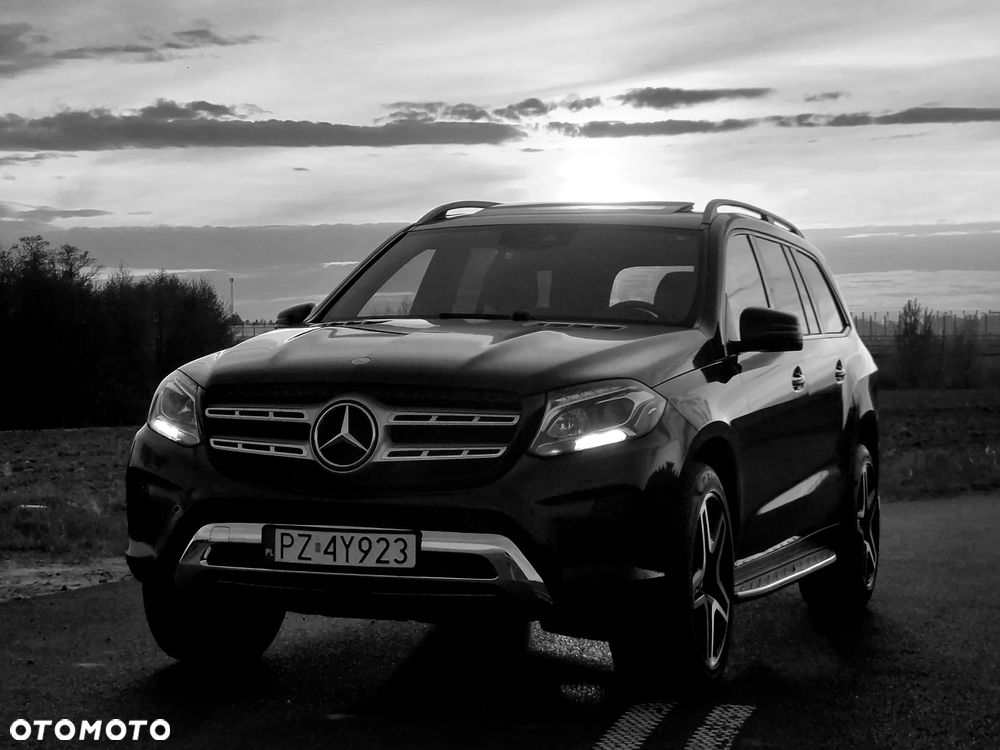 Mercedes-Benz GLS - 1