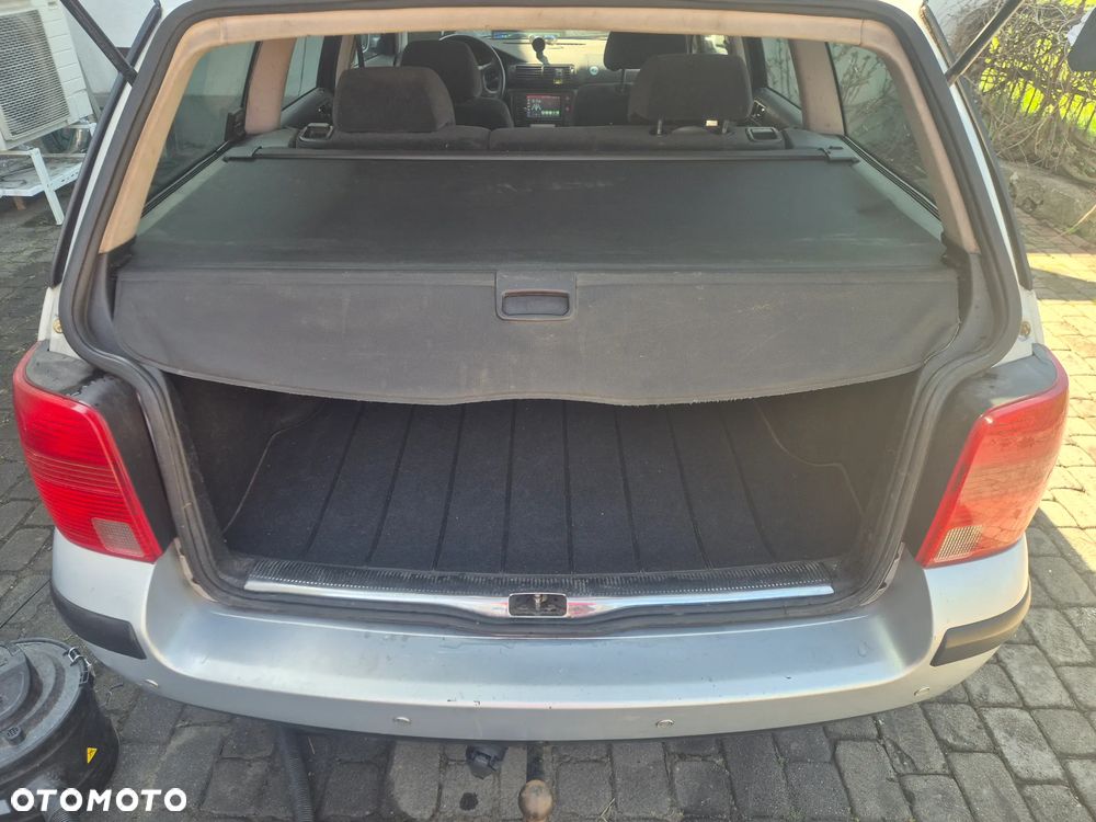 Volkswagen Passat 1.9 TDI - 8