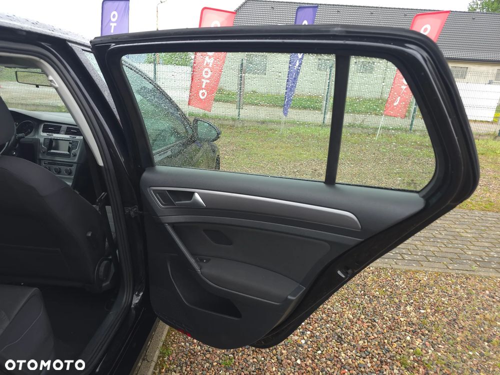 Volkswagen Golf 1.2 TSI BMT Trendline - 12