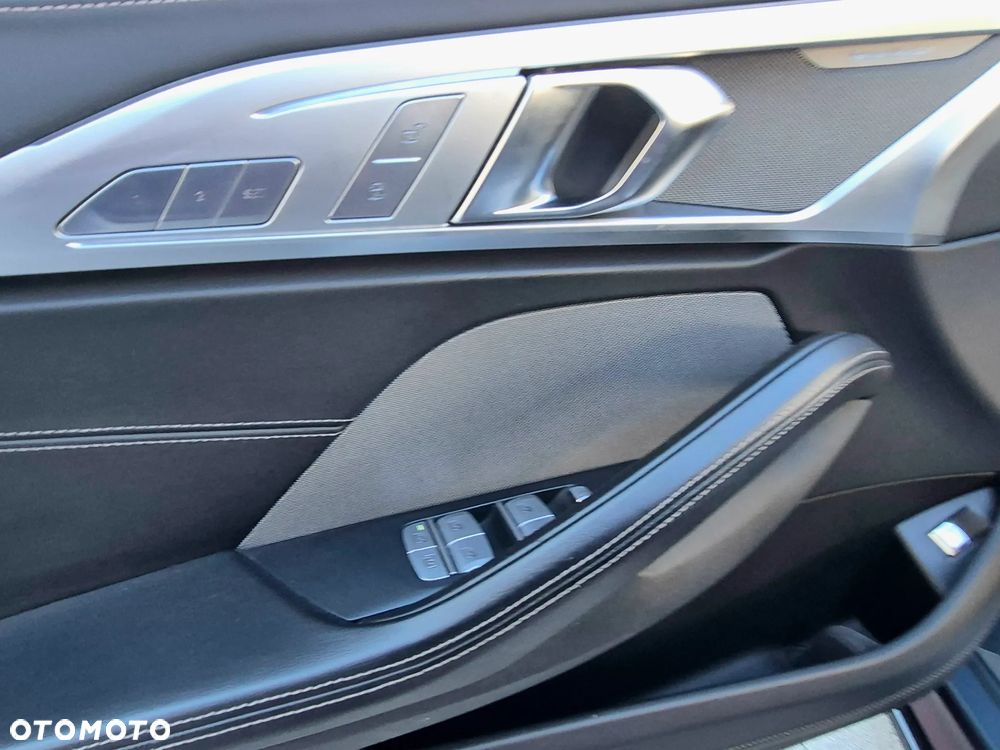 BMW Seria 8 840i - 19