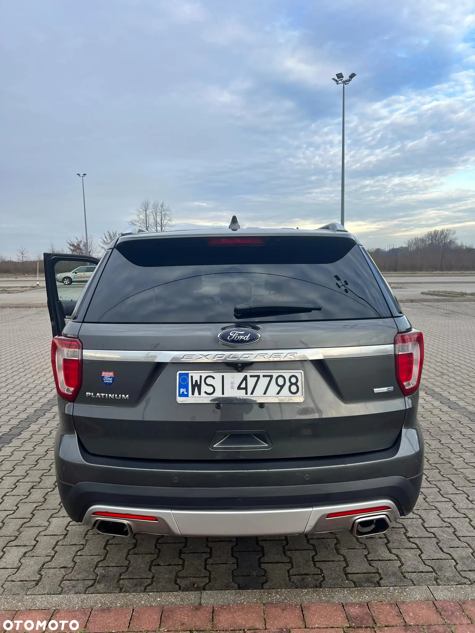 Ford Explorer - 13