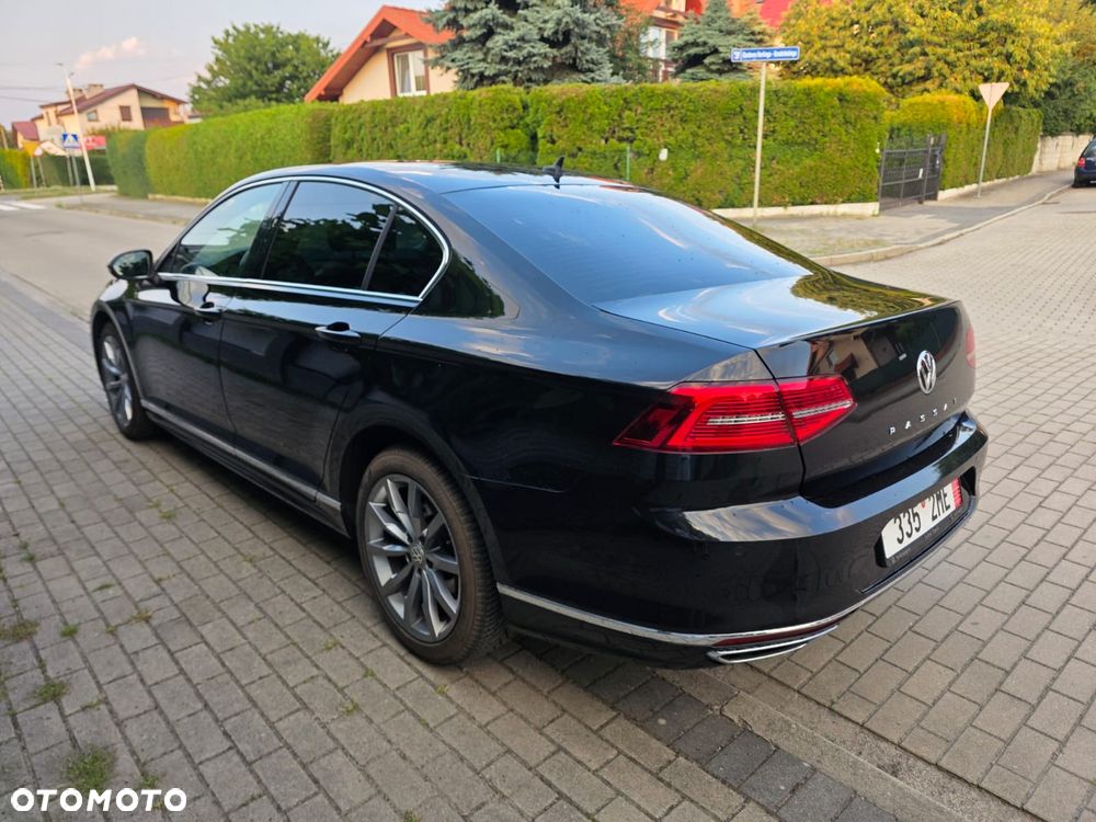 Volkswagen Passat 2.0 TDI (BlueMotion Technology) Highline - 15