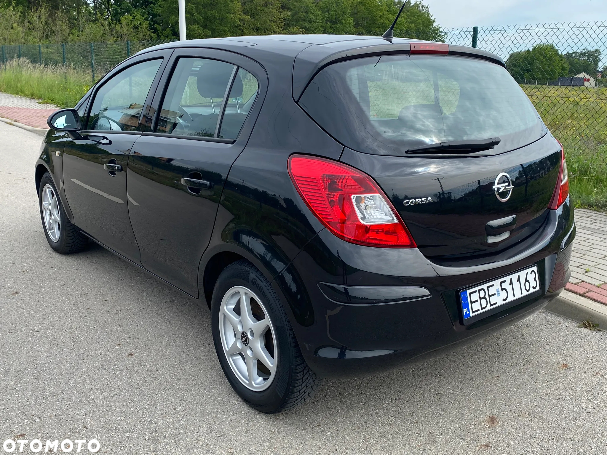 Opel Corsa 1.4 16V Cosmo - 4