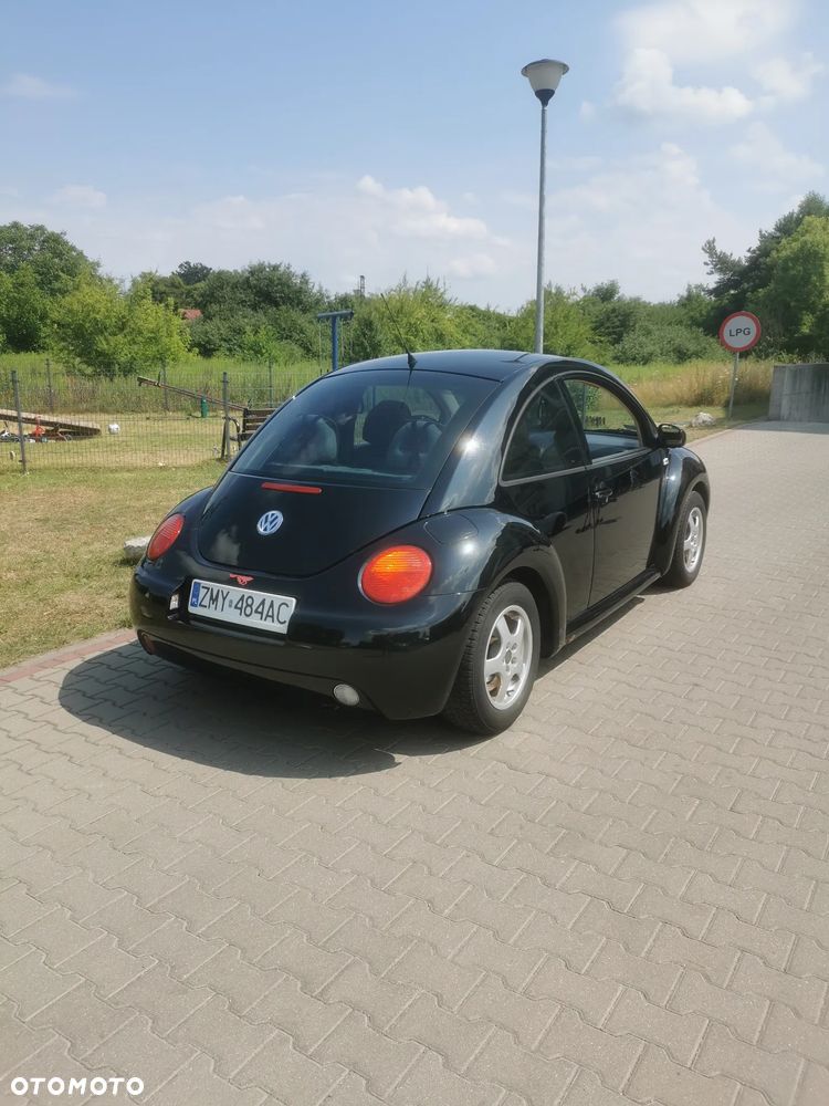 Volkswagen New Beetle - 5