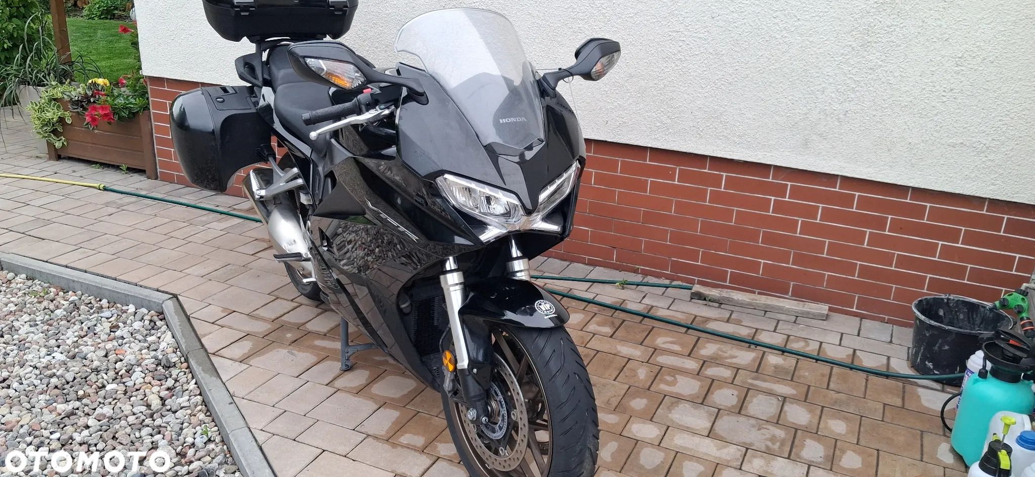Honda VFR - 1