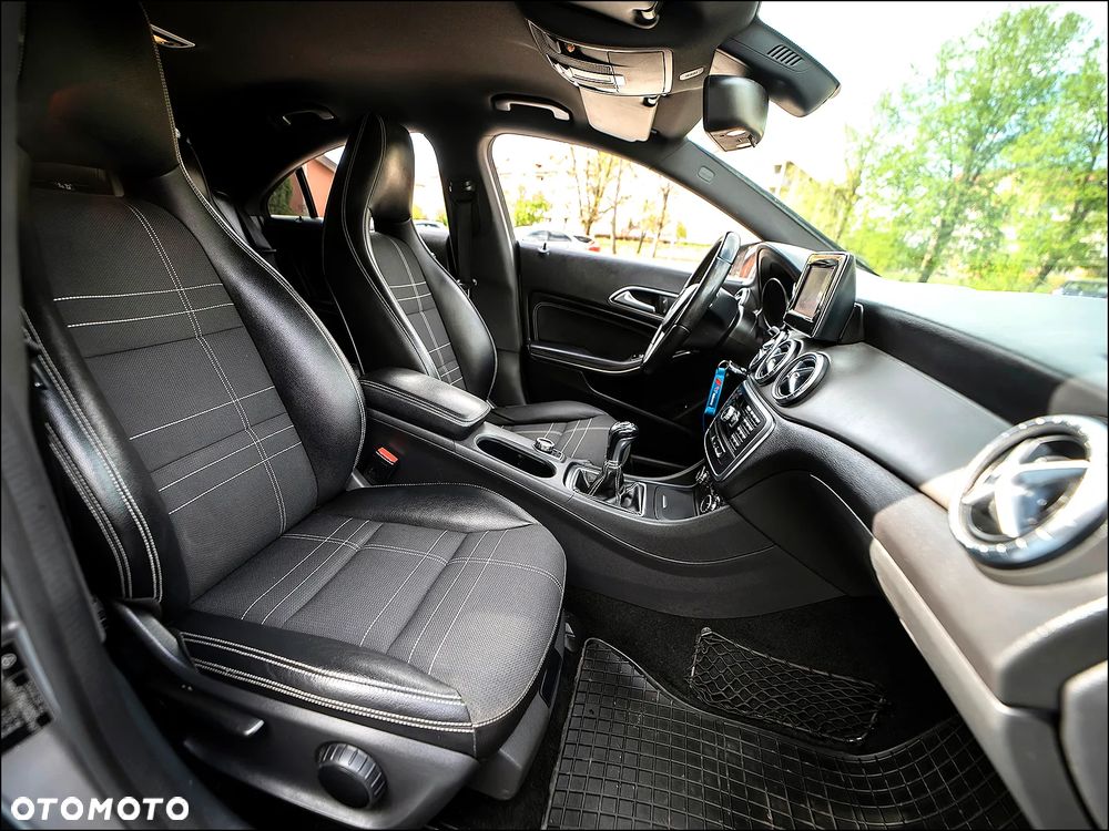Mercedes-Benz CLA - 36