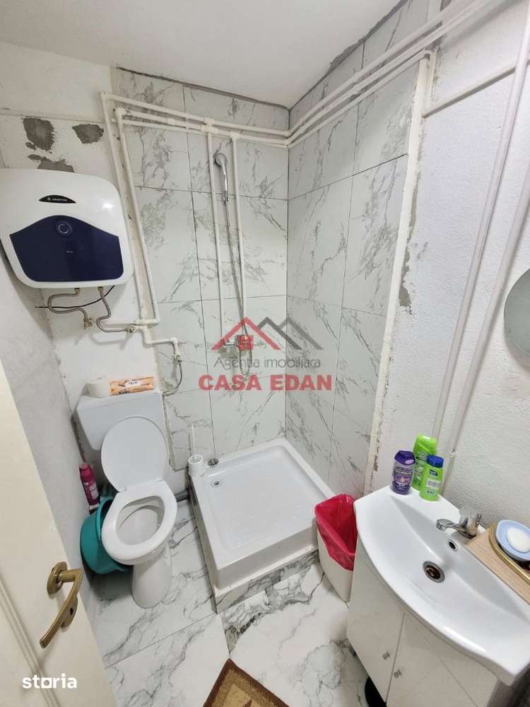 Garsoniera in Campina-- 20.000e - Imagine principală: 3/5