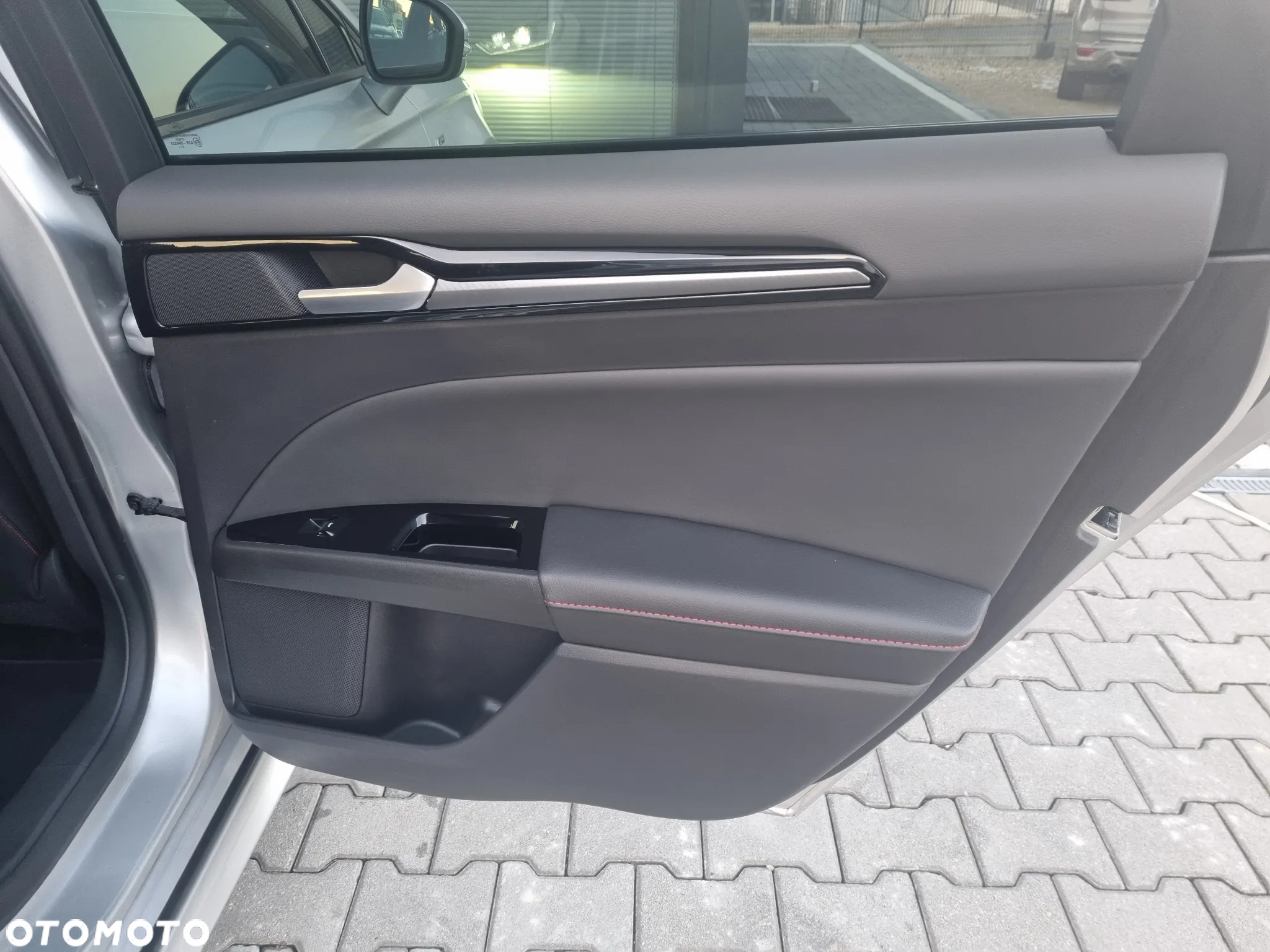 Ford Mondeo 2.0 EcoBlue Titanium - 28