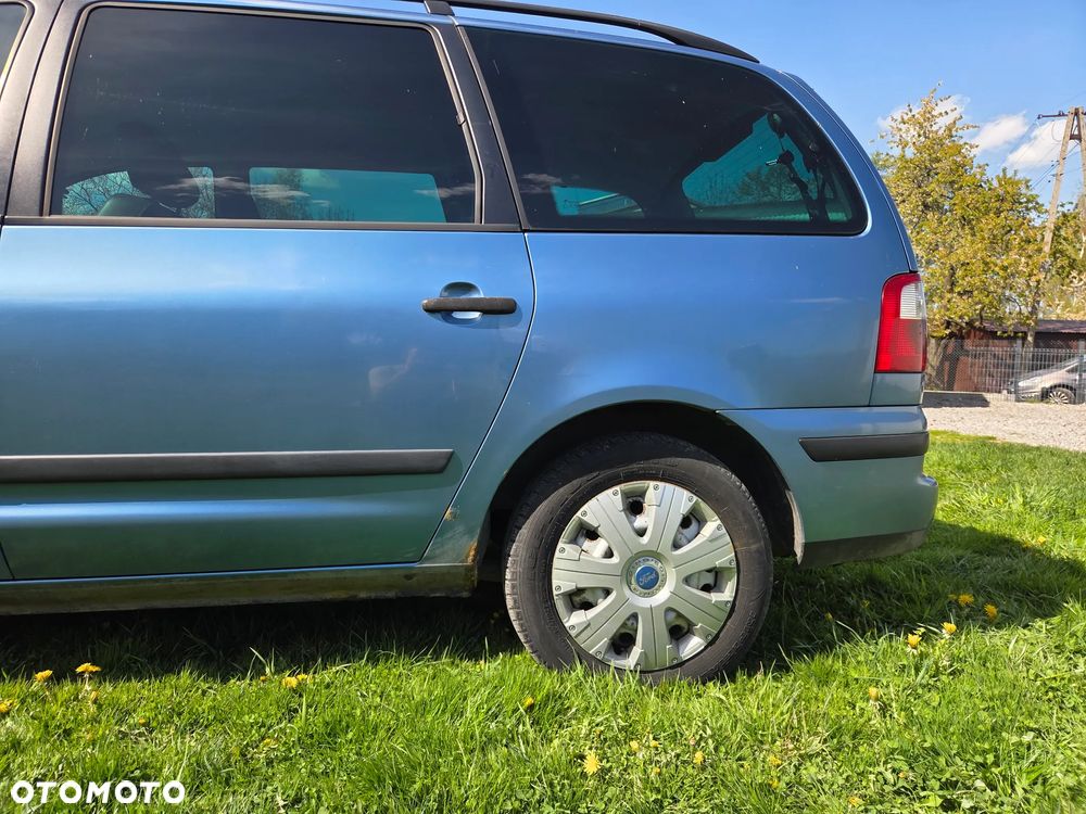 Ford Galaxy 1.9 TDI Ambiente - 12