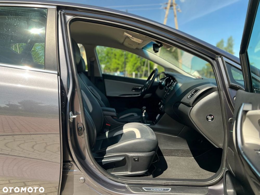 Kia Ceed 1.6 GDI ISG Vision - 11