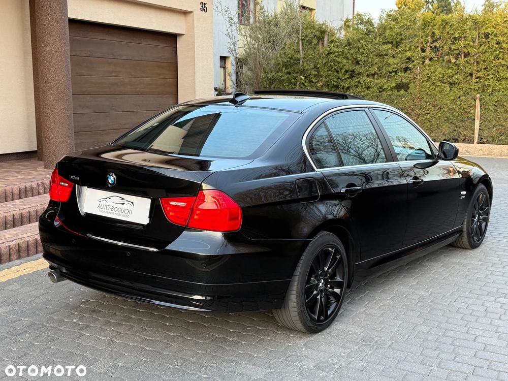 BMW Seria 3 320d xDrive DPF - 12