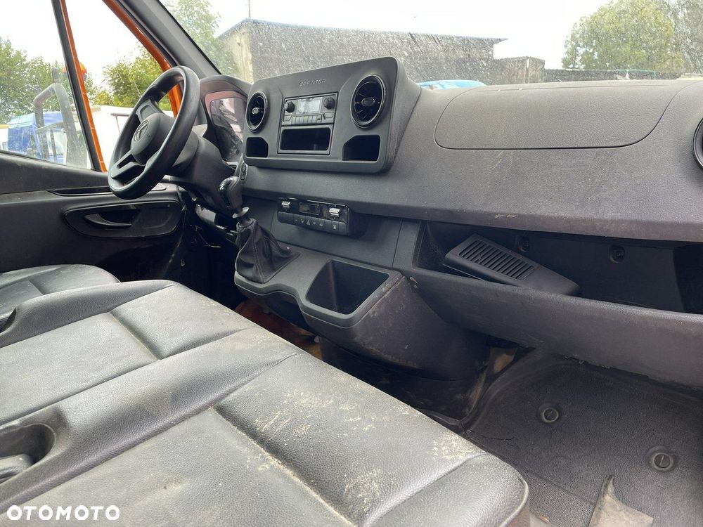 Mercedes-Benz Sprinter - 4