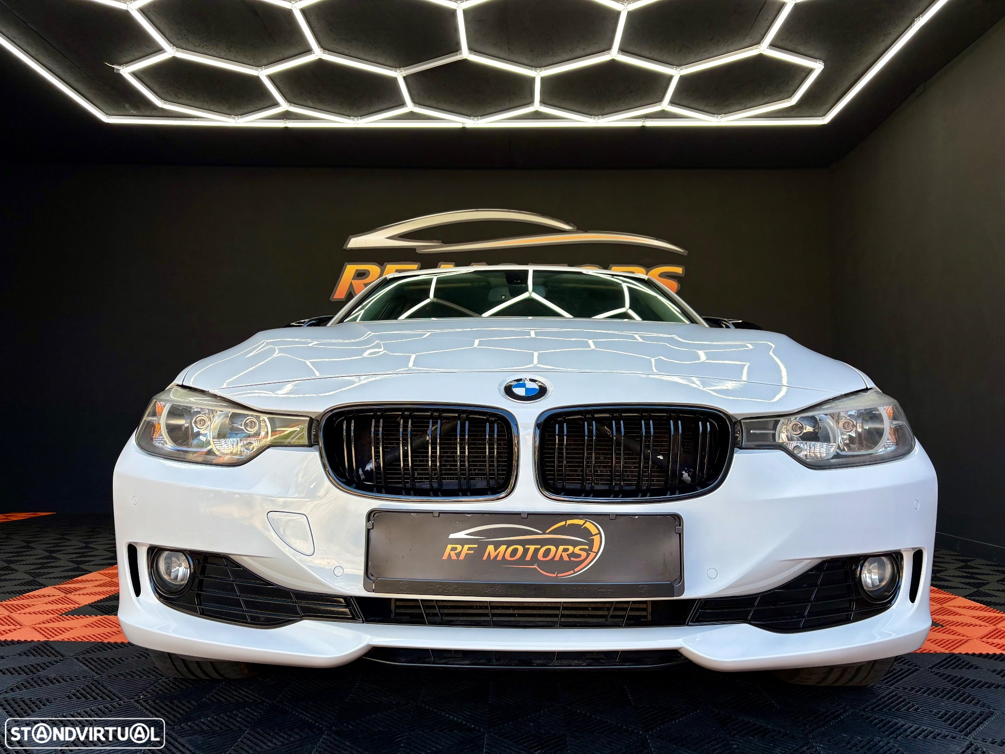 BMW 318 d Line Sport - 18