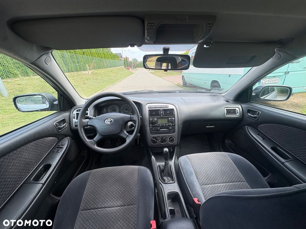 Toyota Avensis - 15