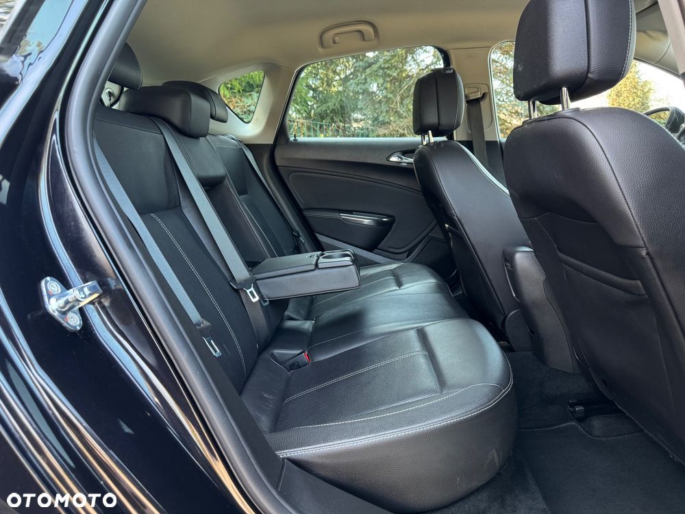 Opel Astra 2.0 CDTI Cosmo - 30