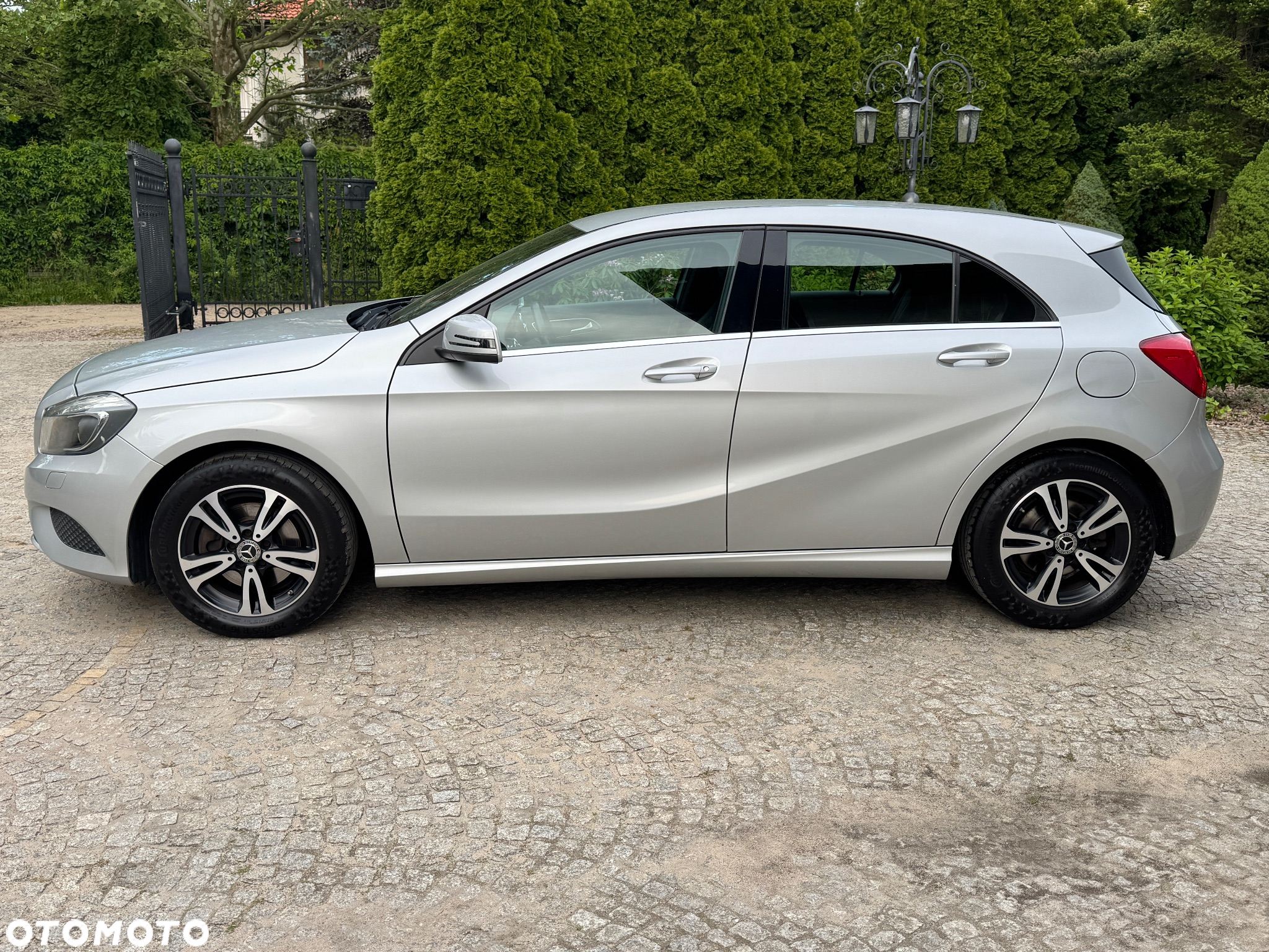 Mercedes-Benz Klasa A 180 (BlueEFFICIENCY) Style - 2