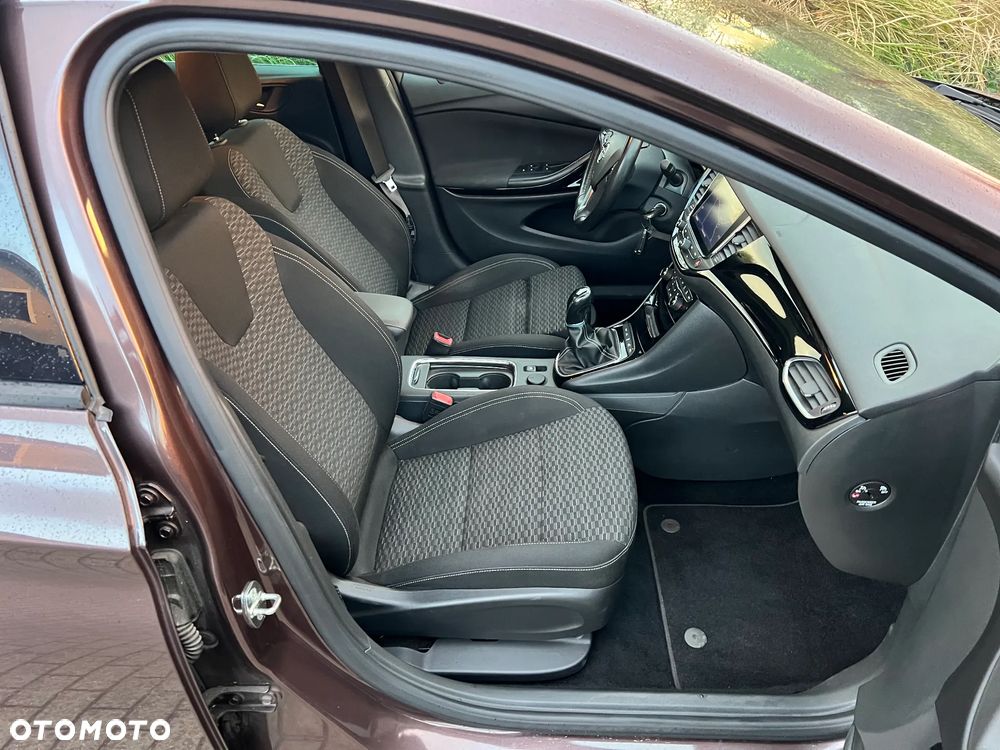 Opel Astra 1.4 Turbo Sports Tourer Dynamic - 11