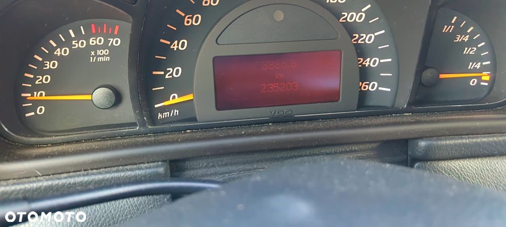 Mercedes-Benz Klasa C 180 Kompressor Automatik Sport Edition - 17