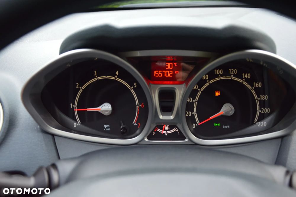Ford Fiesta 1.6 Ghia EU5 - 18